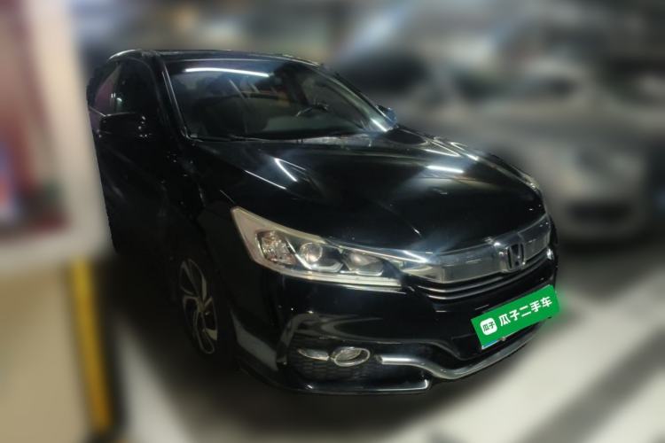 Used Honda Accord 2016 2.0L Luxury Edition Front Right 45 Deg