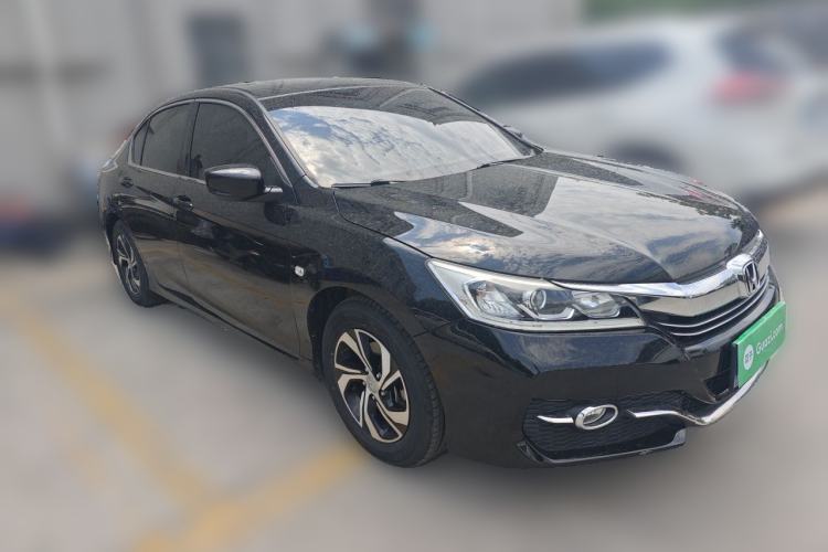 Used Honda Accord 2016 2.0L Comfort Edition Front Right 45 Deg