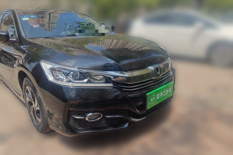 Used Honda Accord 2016 2.0L Comfort Edition Front Right 45 Deg
