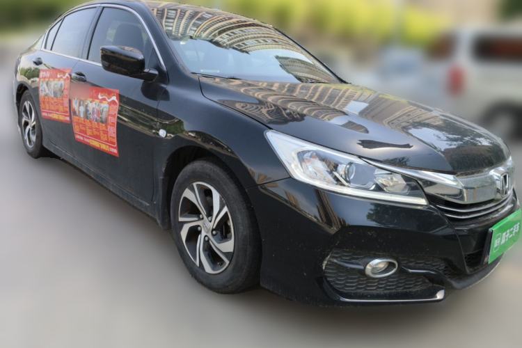 Used Honda Accord 2016 2.0L Comfort Edition Front Right 45 Deg