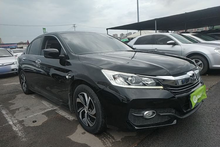 Used Honda Accord 2016 2.0L Comfort Edition Front Right 45 Deg