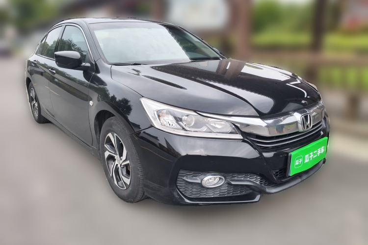 Used Honda Accord 2016 2.0L Comfort Edition Front Right 45 Deg
