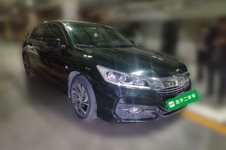 Used Honda Accord 2016 2.0L Comfort Edition Front Right 45 Deg