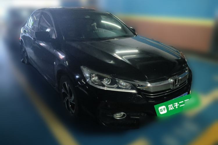 Used Honda Accord 2016 2.0L Comfort Edition Front Right 45 Deg