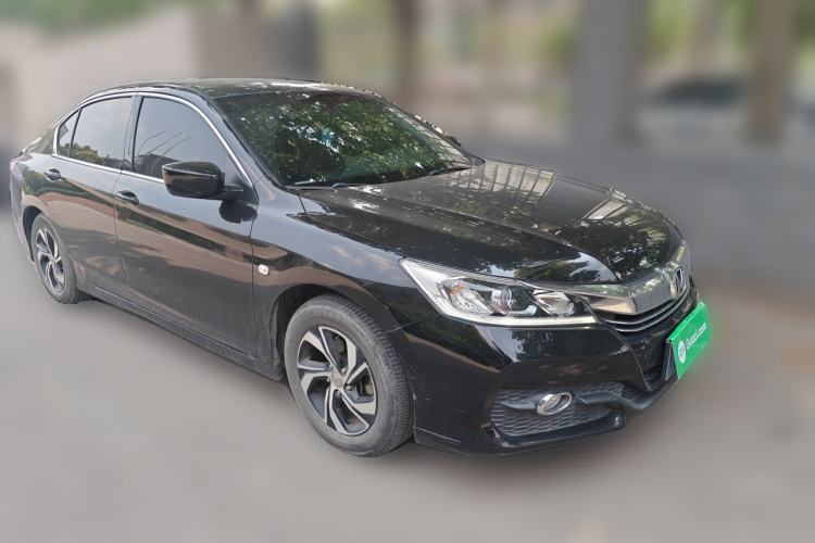 Used Honda Accord 2016 2.0L Comfort Edition Front Right 45 Deg