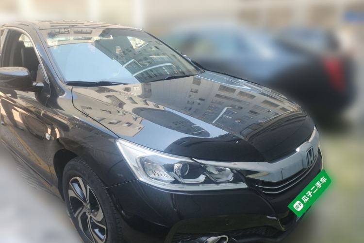 Used Honda Accord 2016 2.0L Comfort Edition Front Right 45 Deg