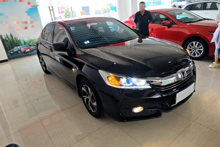 Used Honda Accord 2016 2.0L Elite Edition Front Right 45 Deg