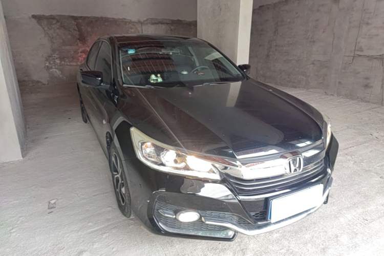 Used Honda Accord 2016 2.0L Comfort Edition Front Right 45 Deg