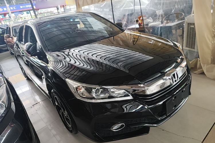 Used Honda Accord 2016 2.0L Elite Edition Front Right 45 Deg