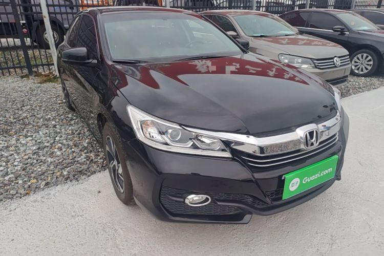 Used Honda Accord 2016 2.0L Luxury Edition Front Right 45 Deg
