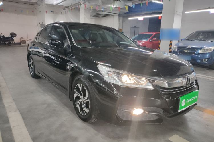Used Honda Accord 2016 2.0L Comfort Edition Front Right 45 Deg