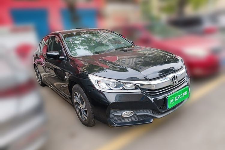 Used Honda Accord 2016 2.0L Comfort Edition Front Right 45 Deg