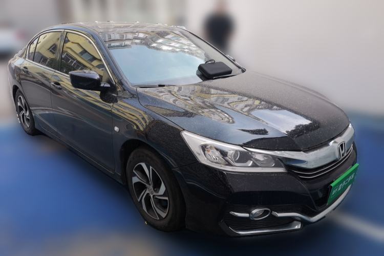 Used Honda Accord 2016 2.0L Comfort Edition Front Right 45 Deg