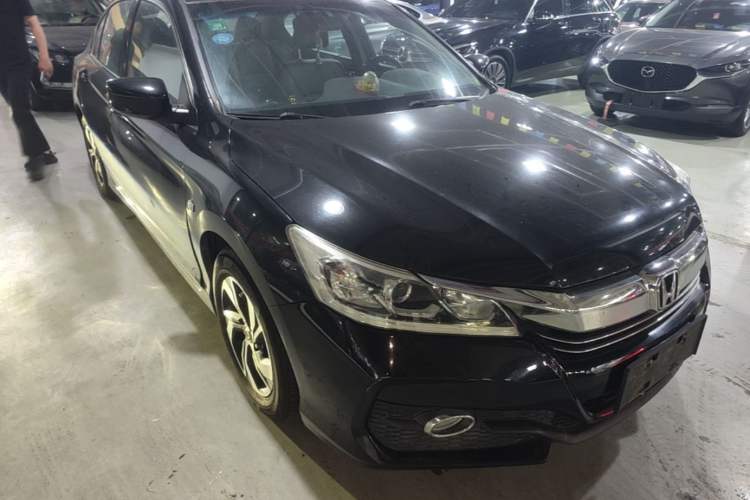 Used Honda Accord 2016 2.0L Elite Edition Front Right 45 Deg