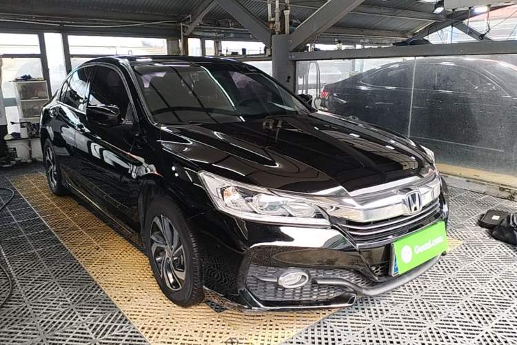 Used Honda Accord 2016 2.0L Elite Edition Front Right 45 Deg