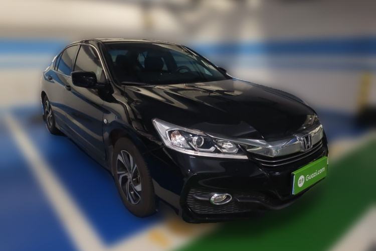 Used Honda Accord 2016 2.0L Comfort Edition Front Right 45 Deg