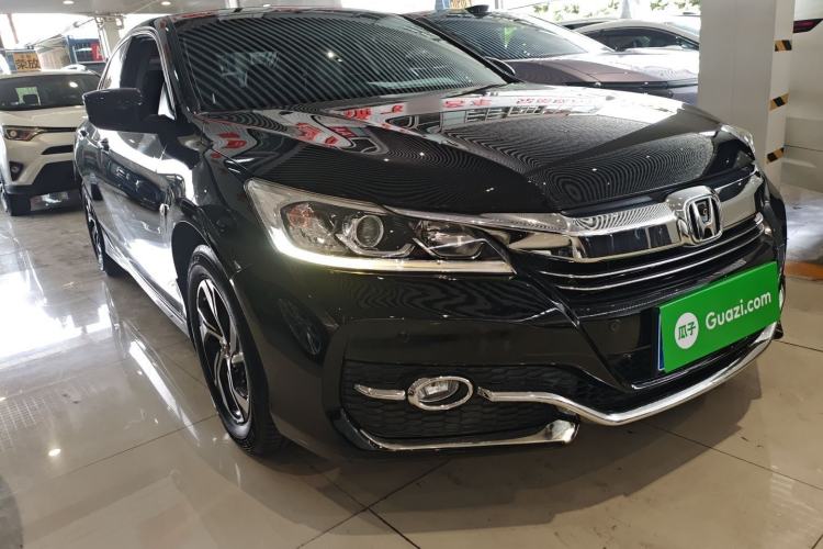 Used Honda Accord 2016 2.0L Comfort Edition Front Right 45 Deg