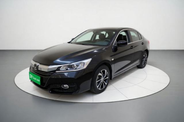 Ojetý Honda Accord 2016 2.0L Elite Edition