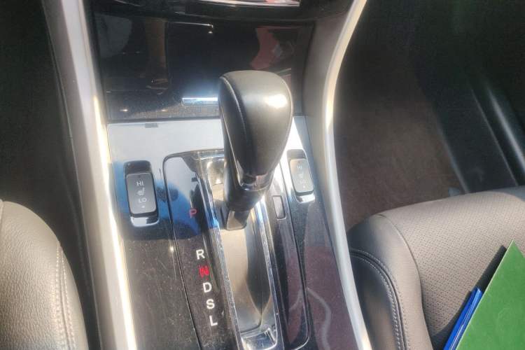 Used Honda Accord 2016 2.0L Elite Edition Gear Lever