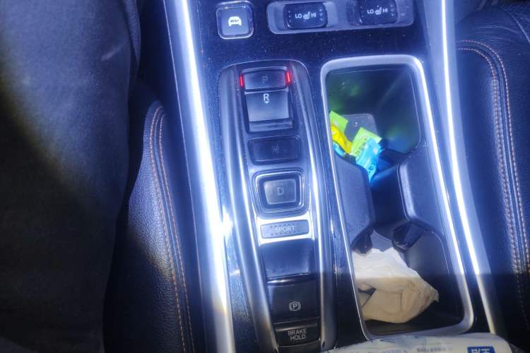 Used Honda Accord 2016 Hybrid 2.0L Sharp Edition Gear Lever