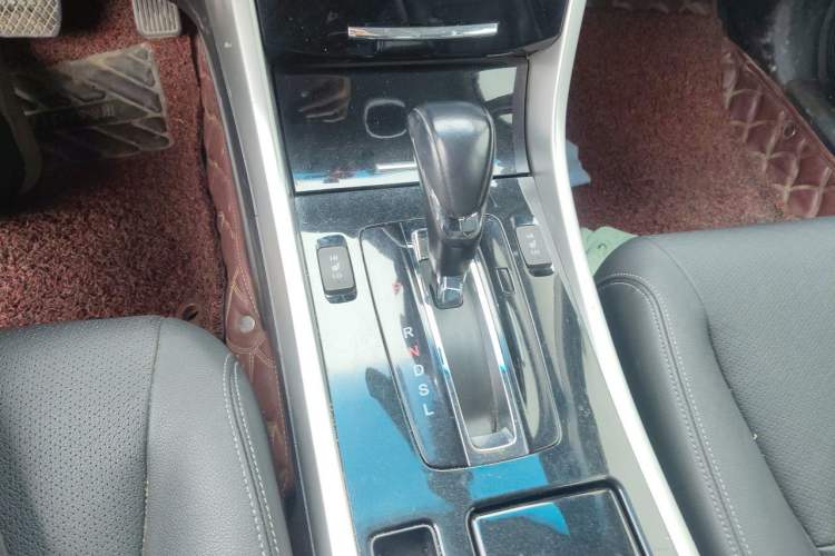Used Honda Accord 2016 2.0L Elite Edition Gear Lever