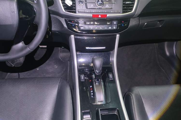 Used Honda Accord 2016 2.0L Elite Edition Gear Lever