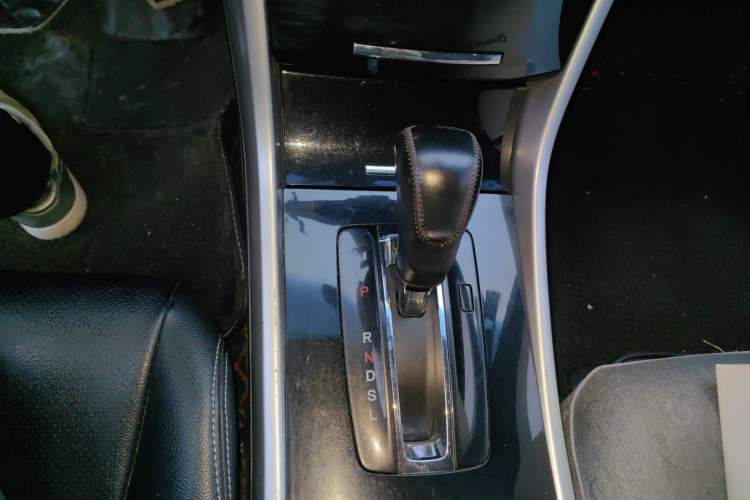 Used Honda Accord 2016 2.0L Comfort Edition Gear Lever