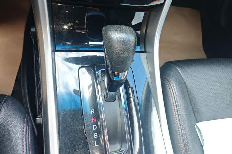 Used Honda Accord 2016 2.0L Comfort Edition Gear Lever