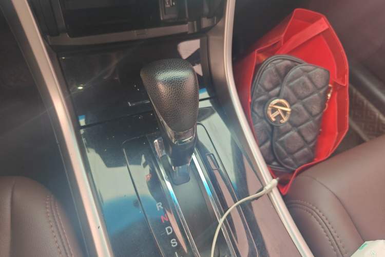 Used Honda Accord 2016 2.0L Comfort Edition Gear Lever