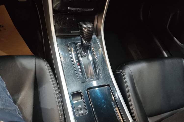 Used Honda Accord 2016 2.0L Comfort Edition Gear Lever