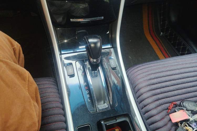 Used Honda Accord 2016 2.0L Elite Edition Gear Lever