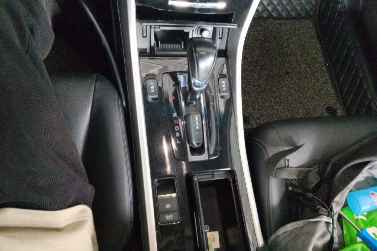 Used Honda Accord 2016 2.0L Elite Edition Gear Lever