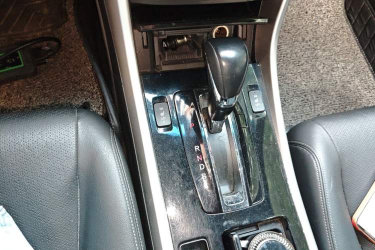Used Honda Accord 2016 2.0L Elite Edition Gear Lever