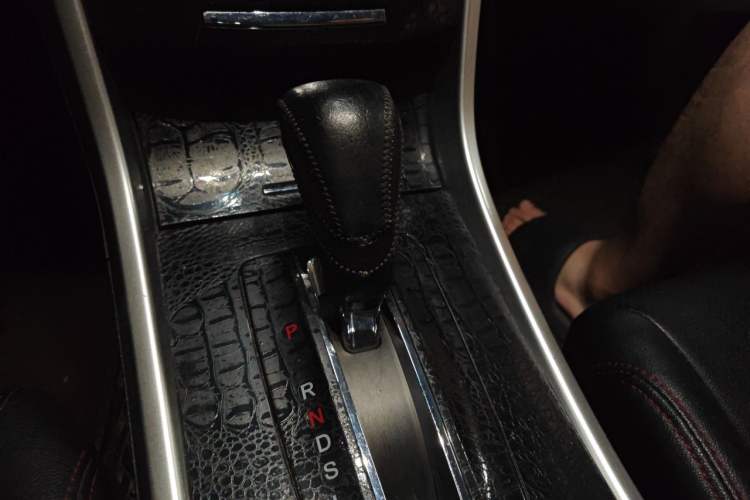 Used Honda Accord 2016 2.0L Comfort Edition Gear Lever