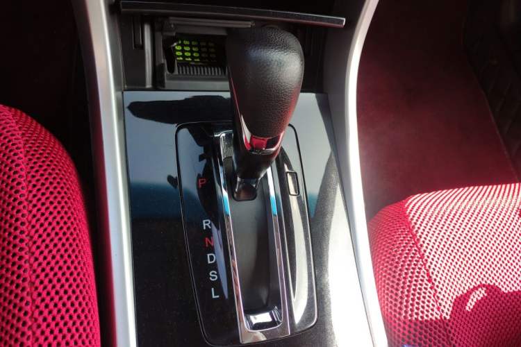 Used Honda Accord 2016 2.0L Comfort Edition Gear Lever