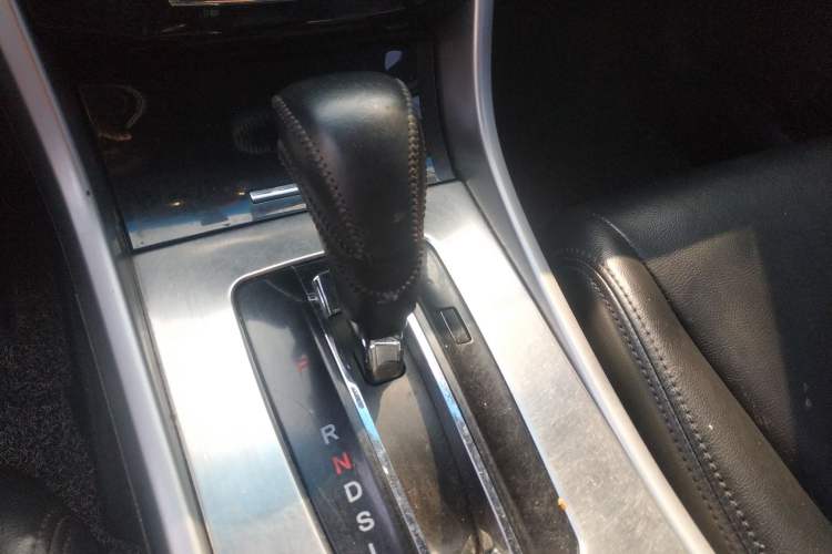 Used Honda Accord 2016 2.0L Comfort Edition Gear Lever