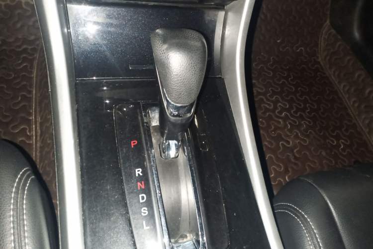 Used Honda Accord 2016 2.0L Comfort Edition Gear Lever