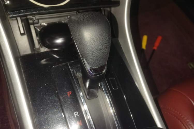 Used Honda Accord 2016 2.0L Comfort Edition Gear Lever