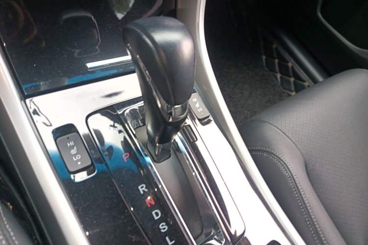 Used Honda Accord 2016 2.0L Elite Edition Gear Lever