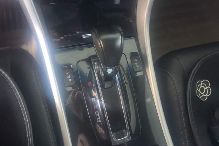 Used Honda Accord 2016 2.0L Elite Edition Gear Lever