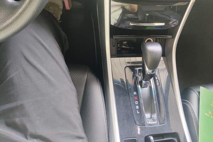 Used Honda Accord 2016 2.0L Comfort Edition Gear Lever