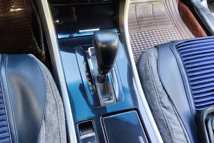 Used Honda Accord 2016 2.0L Comfort Edition Gear Lever