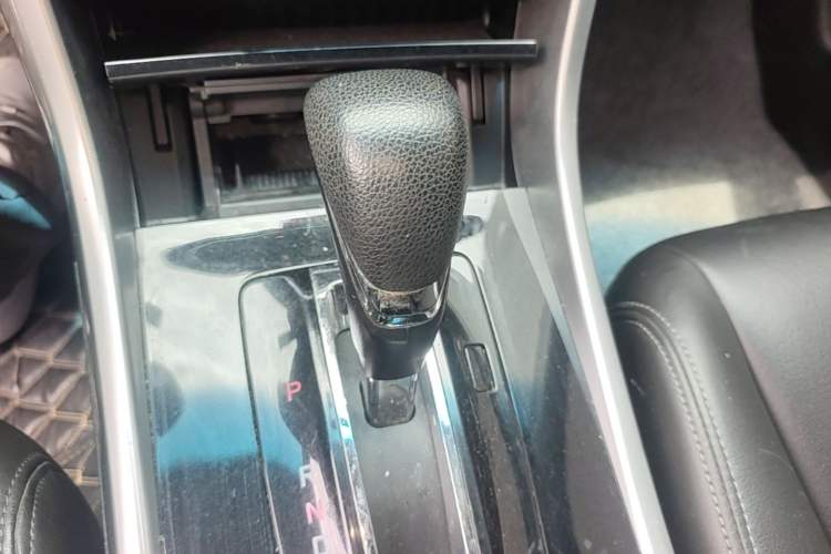 Used Honda Accord 2016 2.0L Comfort Edition Gear Lever