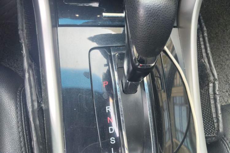 Used Honda Accord 2016 2.0L Comfort Edition Gear Lever