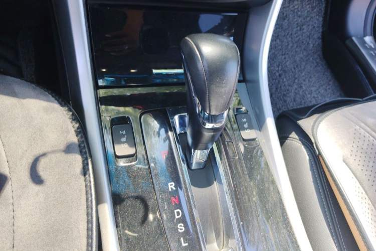 Used Honda Accord 2016 2.0L Elite Edition Gear Lever