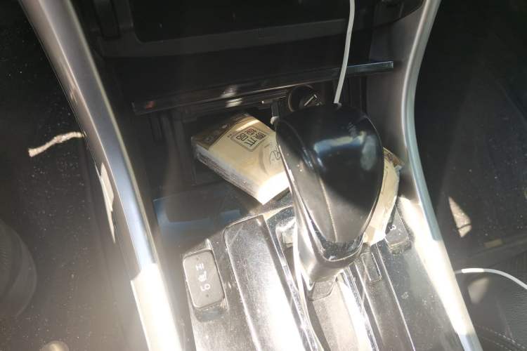 Used Honda Accord 2016 2.0L Elite Edition Gear Lever