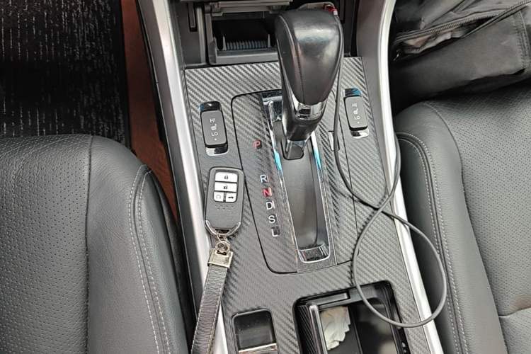 Used Honda Accord 2016 2.0L Luxury Edition Gear Lever