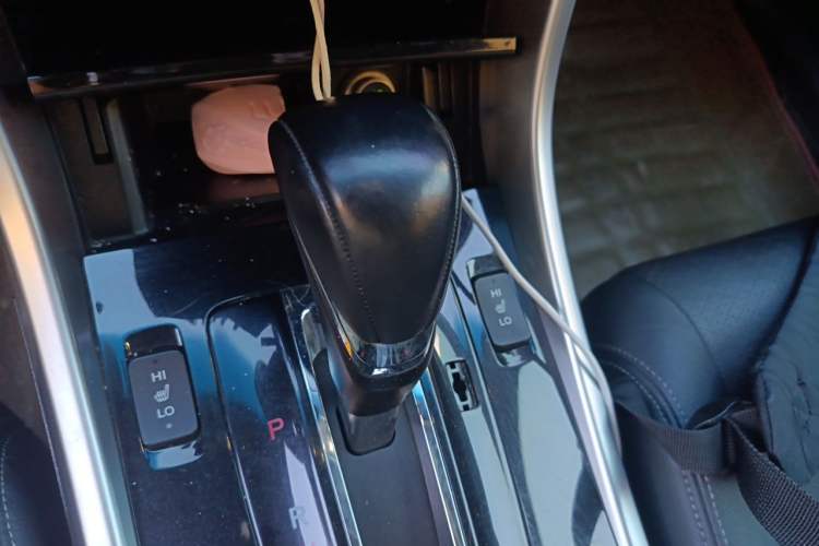Used Honda Accord 2016 2.0L Elite Edition Gear Lever