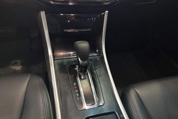 Used Honda Accord 2016 2.0L Comfort Edition Gear Lever