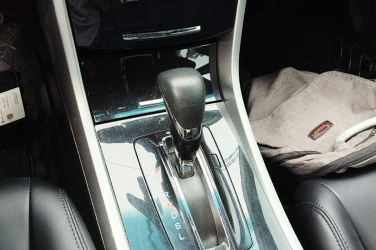 Used Honda Accord 2016 2.0L Comfort Edition Gear Lever